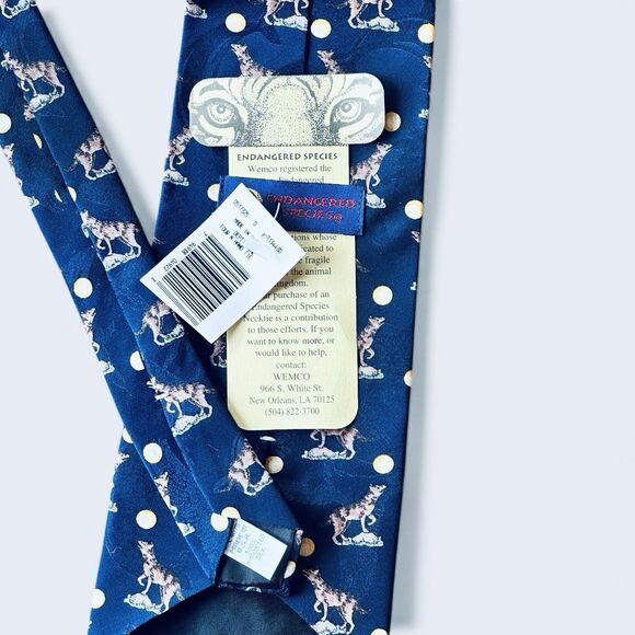 Wemco Animal Print Endangered Wolf Dolphin Eagle Moon Mens 100% Silk Neck Tie - Picture 2 of 7